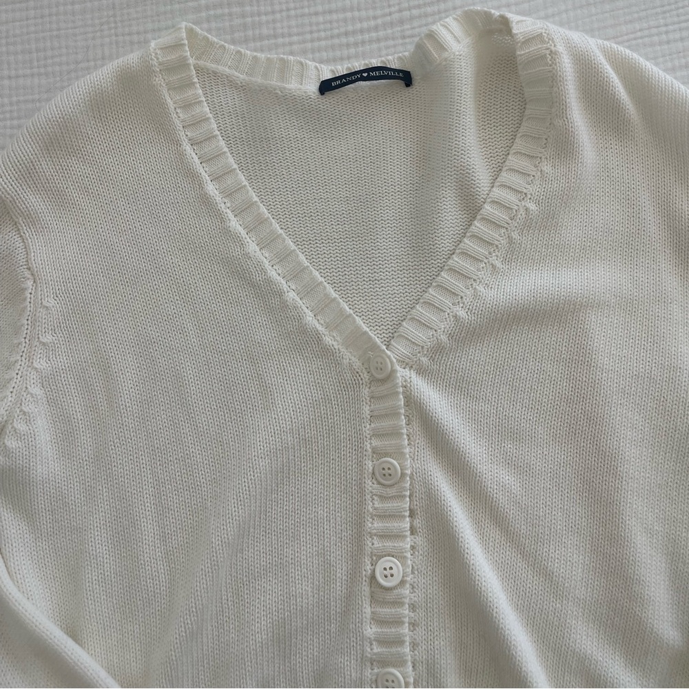 Brandy Melville rare white cardigan - Picture 2 of 4